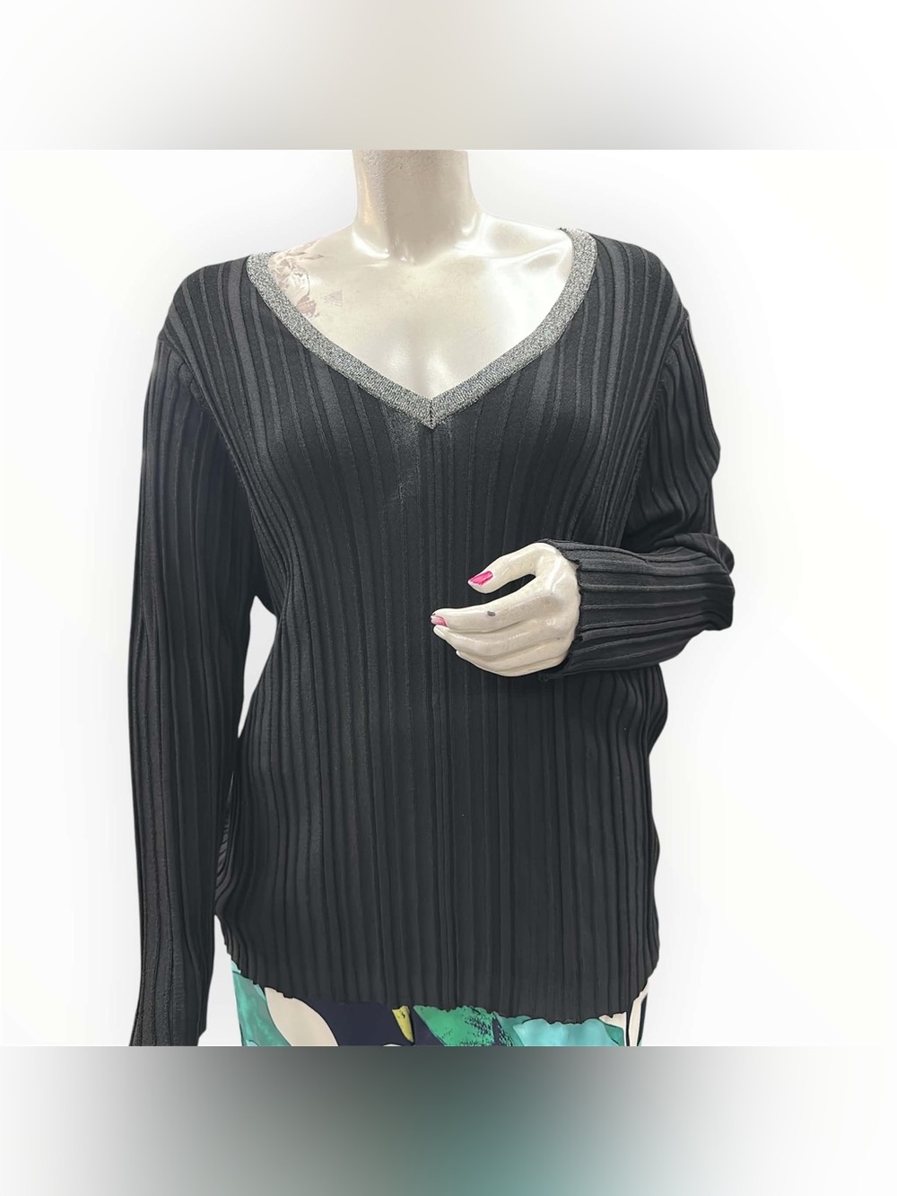 rebels Black Ribbed V-Neck Sweater with Silver Trim Size 3X